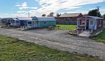 647 E 1st St, Lucas, KS 67648