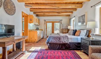 35 Arroyo Vis, Arroyo Hondo, NM 87571