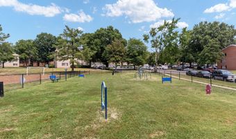 2504 WINDBREAK Dr, Alexandria, VA 22306