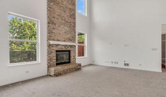 1015 Timber Lake Dr, Antioch, IL 60002