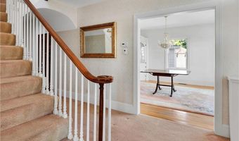 7 Jenckes Ct, Narragansett, RI 02882