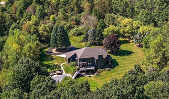 9820 Snow Pointe Dr SE, Alto, MI 49302