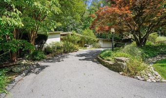 9009 CHARRED OAK Dr, Bethesda, MD 20817