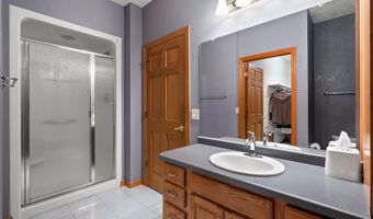 3302 E FALLCREEK Ln, Appleton, WI 54913