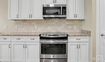14 Cord Grass Ln, Savannah, GA 31405