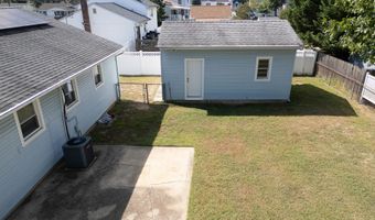 422 Maple Dr, Belford, NJ 07718
