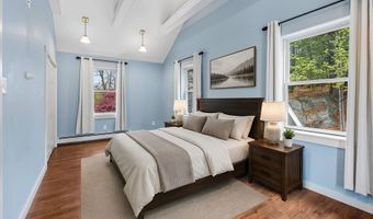 15 Eaton Ave, Bennington, NH 03442