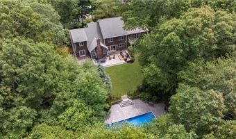 258 Woodridge Dr, North Kingstown, RI 02874