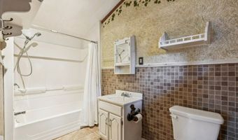 47 Lakeside Dr, Alloway, NJ 07461