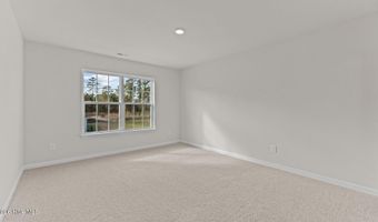1100 Aviator Ln, Ayden, NC 28513