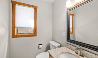 618 OAKHURST Dr, Cheyenne, WY 82009
