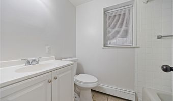 8 Apple Blossom Ct, Airmont, NY 10952