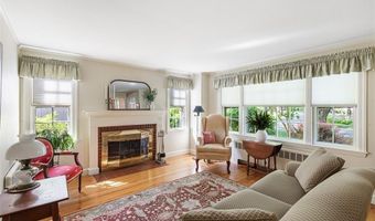 1 Joann Dr, Barrington, RI 02806
