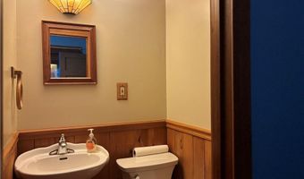 164 Bay Spring Ave, Barrington, RI 02806