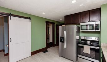 605 Cottage St, Adel, IA 50003