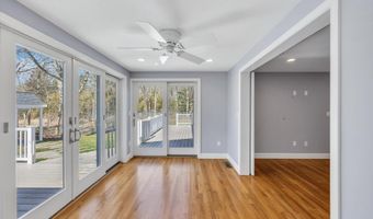 52 Clubhouse Dr, Bourne, MA 02532