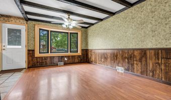 73 Locker St, Beachwood, NJ 08722
