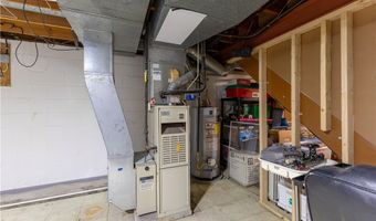 258 S Navarre Ave, Austintown, OH 44515