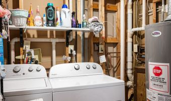 8556 Green Valley Dr, Indianapolis, IN 46217