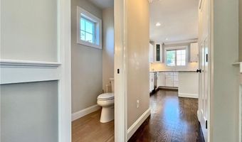 24 Stockholm St, Newport, RI 02840