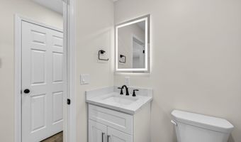 335 Raymond Rd, Chester, NH 03036