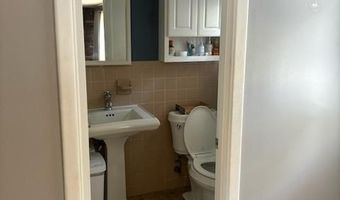 200 Brookwood Rd, Warwick, RI 02889