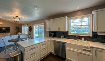16 Hoosier Heights Dr, Batesville, IN 47006