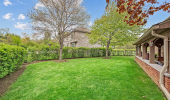 14 Hampton Ct, Algonquin, IL 60102