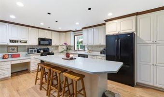 3609 Hermitage Dr, Berkeley Lake, GA 30096