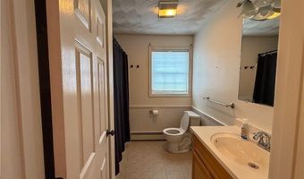 2 Beatrice Ln, Bristol, RI 02809