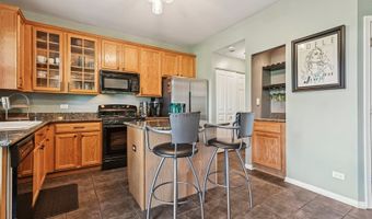 564 Woods Creek Ln, Algonquin, IL 60102