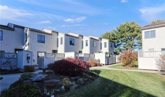 86 Windward Ln, Bristol, RI 02809