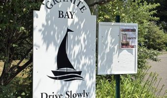 2 Sherwood St, Branford, CT 06405
