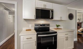 16 Mammoth Rd, Windham, NH 03087