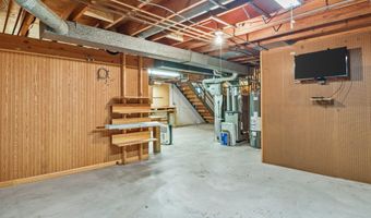 1602 Golden Oak Ln, Madison, WI 53711