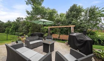 2107 Henley Woods Dr, Arnold, MO 63010