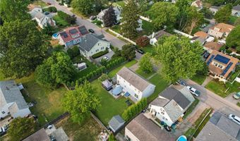 121 Spofford Ave, Warwick, RI 02888