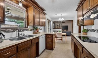 601 Castle Rd, Bartlesville, OK 74006