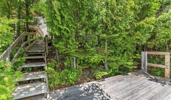 1048 Cottage Rd, Averill, VT 05903