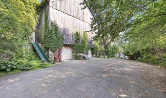 4737 W BROADWAY Dr, Appleton, WI 54913