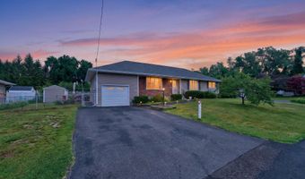 4 Marietta Dr, Albany, NY 12205