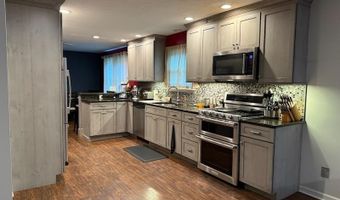 3 Country Oaks Dr, Barboursville, WV 25504