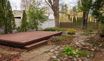 117 Oak Grove Ave, Brattleboro, VT 05301