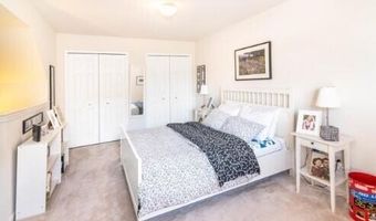 2734 Winter Garden Ct, Ann Arbor, MI 48105