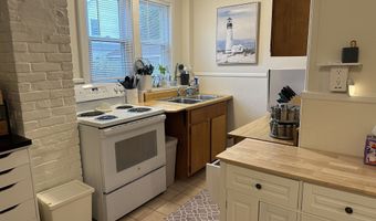 33 Sybil Ave, Branford, CT 06405