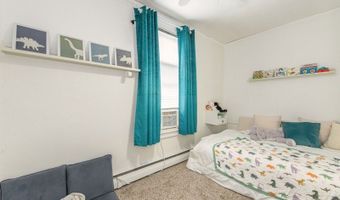 4 Warren St, Bayonne, NJ 07035