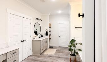 637 Berry Rd, Boiling Springs, SC 29316
