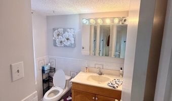 7 Woodstream Dr, Atco, NJ 08004