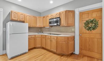 93 W 35TH St, Bayonne, NJ 07002