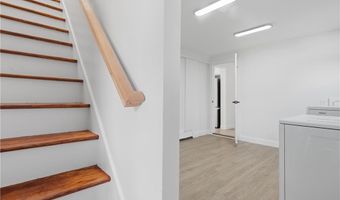 25 Stoneham St, Cranston, RI 02920
